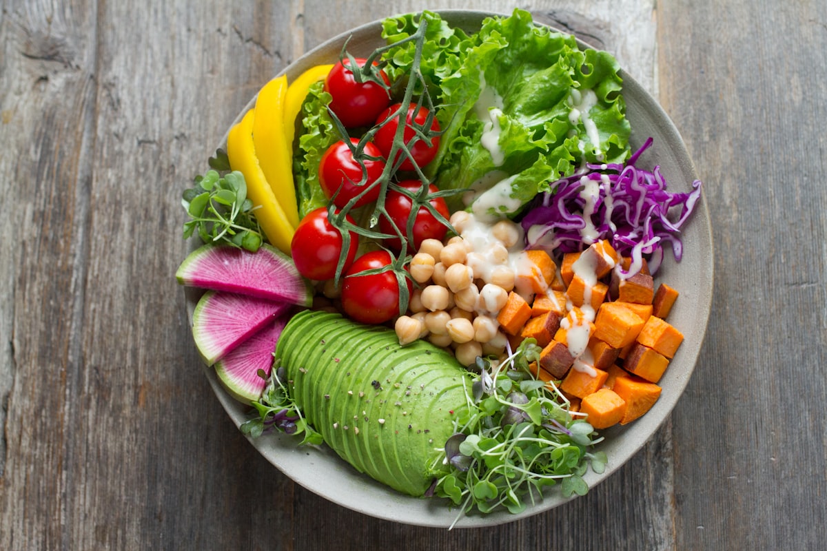 Creating personalized meal plans aligned with goals